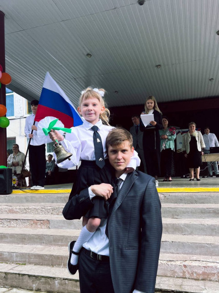 Торжественная линейка, посвящённая Дню Знаний.