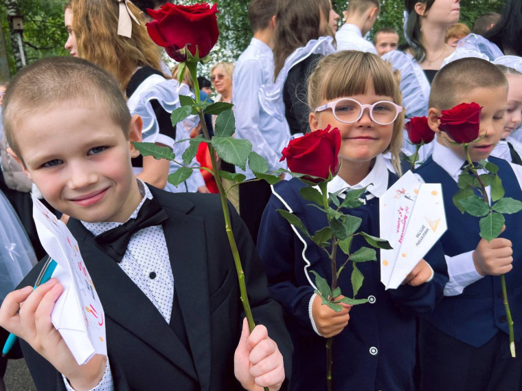 Торжественная линейка, посвящённая Дню Знаний.